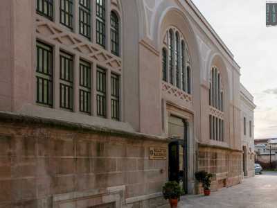 Da sedici anni a questa parte � la sede della Cittadella della Cultura, la quale oltre a ospitare la Biblioteca...